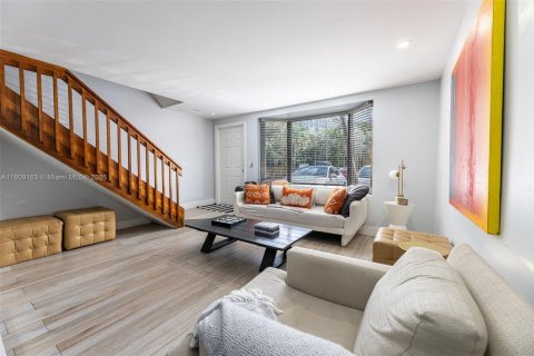 Adosado en venta en Miami, Florida, 2 dormitorios, 107.02 m2 № 1964495 - foto 7