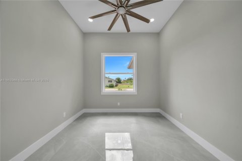 House in Lehigh Acres, Florida 3 bedrooms № 1872234 - photo 7