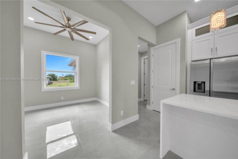 House in Lehigh Acres, Florida 3 bedrooms № 1872234 - photo 6