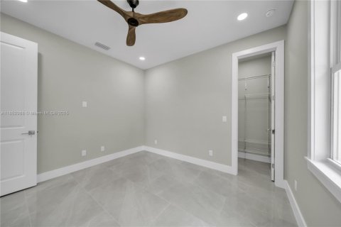 House in Lehigh Acres, Florida 3 bedrooms № 1872234 - photo 15