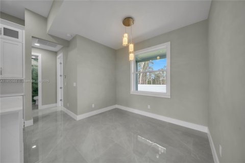 House in Lehigh Acres, Florida 3 bedrooms № 1872234 - photo 12