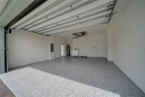 House in Lehigh Acres, Florida 3 bedrooms № 1872234 - photo 23
