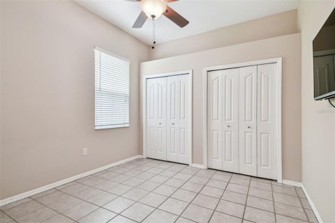 House in New Port Richey, Florida 4 bedrooms, 157.19 sq.m. № 1900448 - photo 16