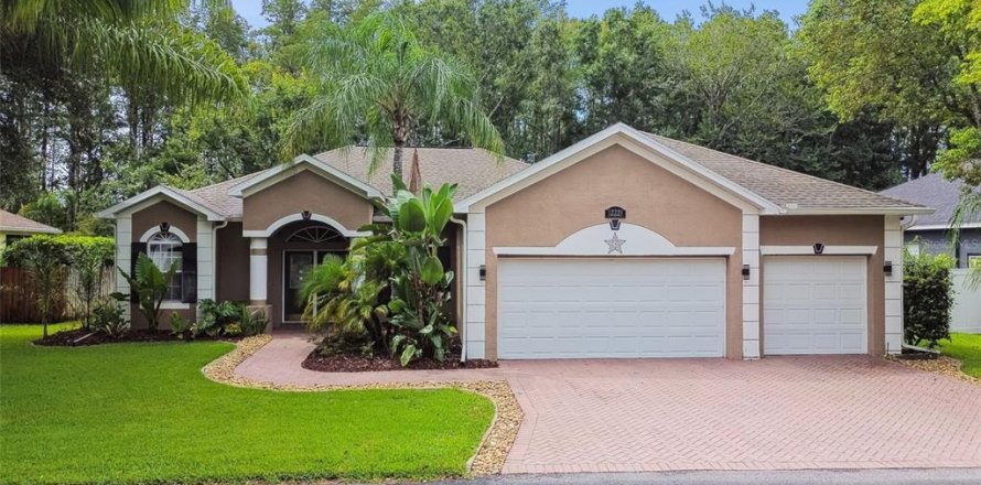 House in New Port Richey, Florida 4 bedrooms, 157.19 sq.m. № 1900448