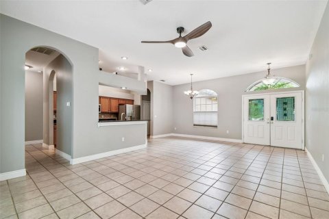 House in New Port Richey, Florida 4 bedrooms, 157.19 sq.m. № 1900448 - photo 6