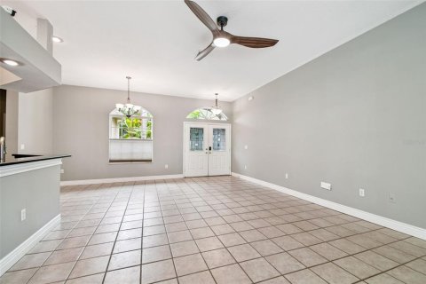 House in New Port Richey, Florida 4 bedrooms, 157.19 sq.m. № 1900448 - photo 4