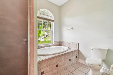 House in New Port Richey, Florida 4 bedrooms, 157.19 sq.m. № 1900448 - photo 22