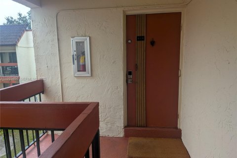 Condominio en venta en Miami, Florida, 3 dormitorios, 115.2 m2 № 1982164 - foto 15