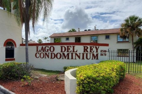 Condominio en venta en Miami, Florida, 3 dormitorios, 115.2 m2 № 1982164 - foto 1