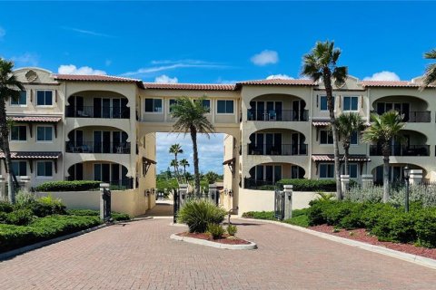 Condominio en venta en Flagler Beach, Florida, 3 dormitorios, 178.28 m2 № 1911531 - foto 1
