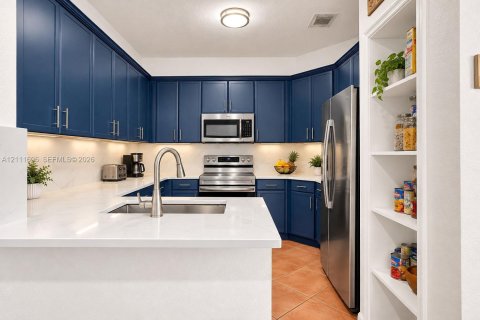 Adosado en venta en Miami, Florida, 4 dormitorios, 178.93 m2 № 2429960 - foto 2