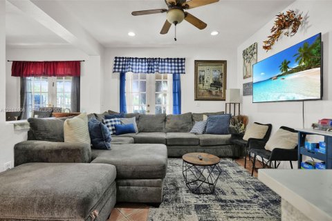 Adosado en venta en Miami, Florida, 4 dormitorios, 178.93 m2 № 2429960 - foto 6