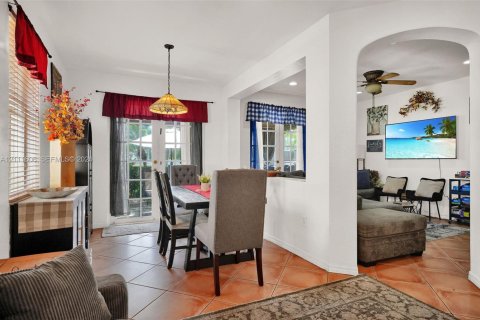 Adosado en venta en Miami, Florida, 4 dormitorios, 178.93 m2 № 2429960 - foto 5