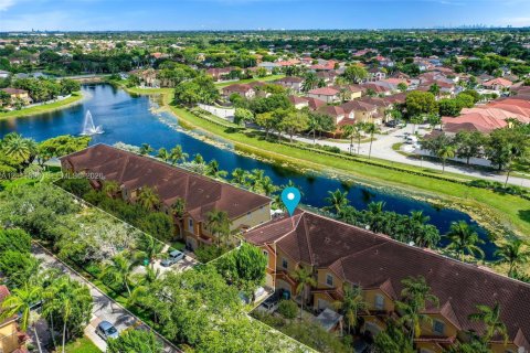Adosado en venta en Miami, Florida, 4 dormitorios, 178.93 m2 № 2429960 - foto 19