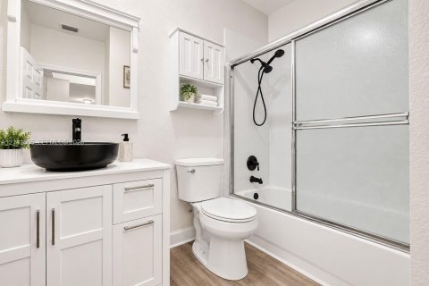 Adosado en venta en Miami, Florida, 4 dormitorios, 178.93 m2 № 2429960 - foto 10
