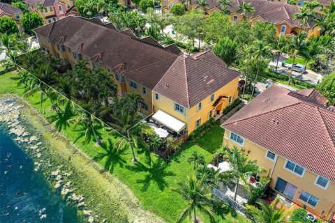 Adosado en venta en Miami, Florida, 4 dormitorios, 178.93 m2 № 2429960 - foto 18
