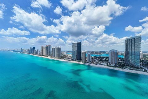 Condo in Sunny Isles Beach, Florida, 3 bedrooms  № 1727884 - photo 23