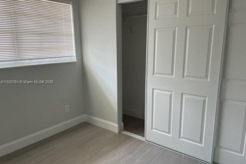 Casa en venta en Fort Lauderdale, Florida, 5 dormitorios, 139.35 m2 № 1814645 - foto 6