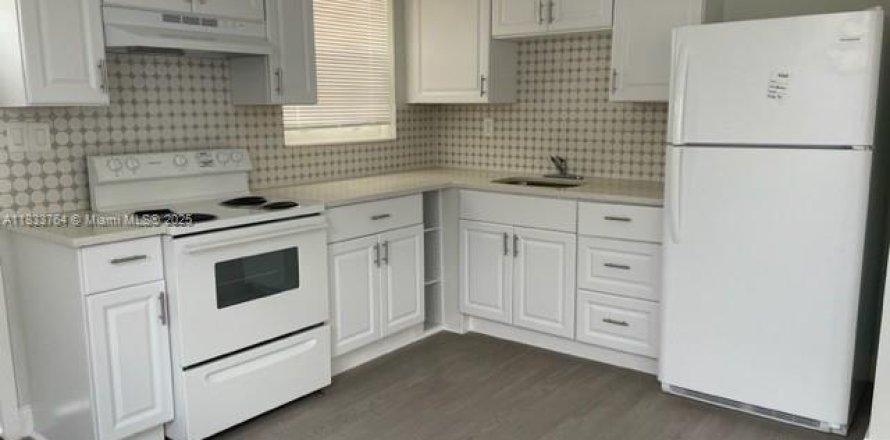 Casa en Fort Lauderdale, Florida 5 dormitorios, 139.35 m2 № 1814645