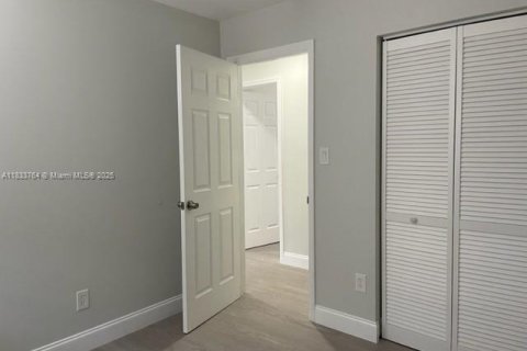Casa en venta en Fort Lauderdale, Florida, 5 dormitorios, 139.35 m2 № 1814645 - foto 8