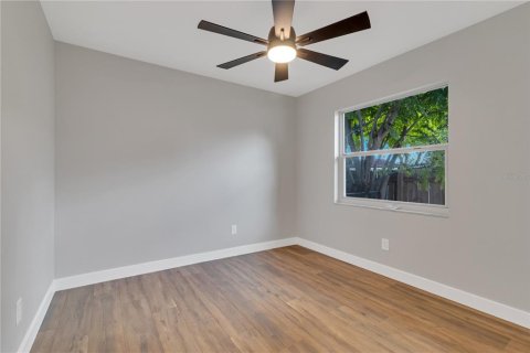 House in Orlando, Florida 4 bedrooms, 208.66 sq.m. № 1519874 - photo 23