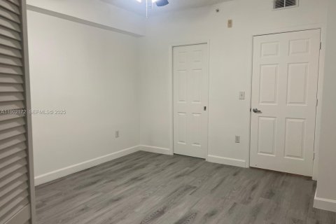 Condo in Tamarac, Florida, 1 bedroom  № 2081771 - photo 22