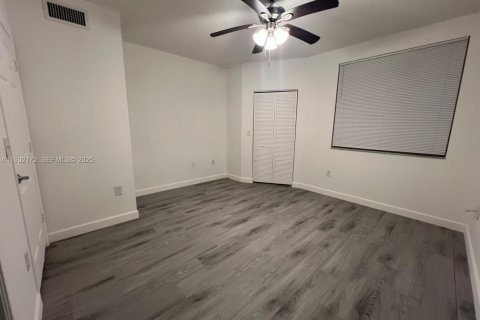 Condo in Tamarac, Florida, 1 bedroom  № 2081771 - photo 20