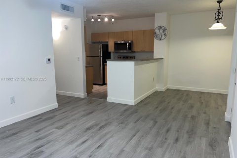 Condo in Tamarac, Florida, 1 bedroom  № 2081771 - photo 13