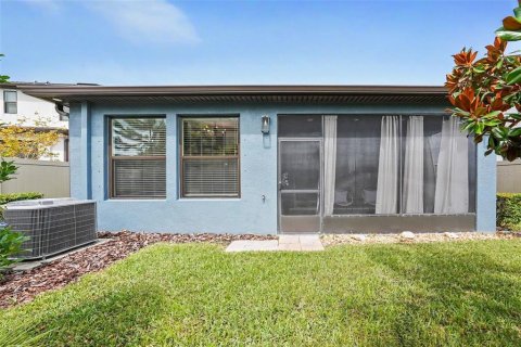 House in ESTANCIA

 in Wesley Chapel, Florida 3 bedrooms, 149.57 sq.m. № 2236052 - photo 25