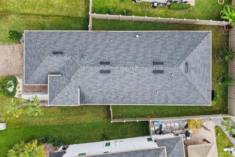 House in ESTANCIA

 in Wesley Chapel, Florida 3 bedrooms, 149.57 sq.m. № 2236052 - photo 29