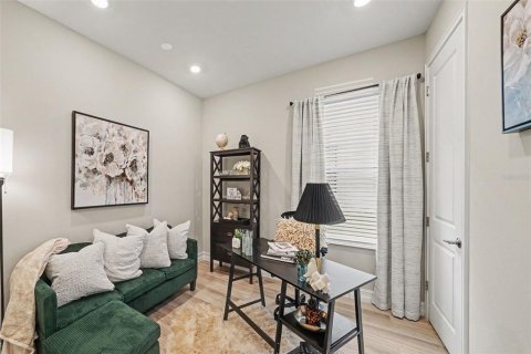 House in ESTANCIA

 in Wesley Chapel, Florida 3 bedrooms, 149.57 sq.m. № 2236052 - photo 21