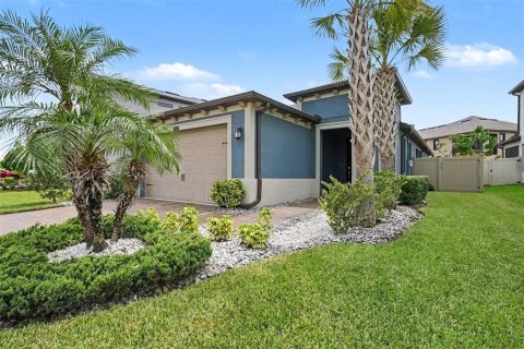 House in ESTANCIA

 in Wesley Chapel, Florida 3 bedrooms, 149.57 sq.m. № 2236052 - photo 3