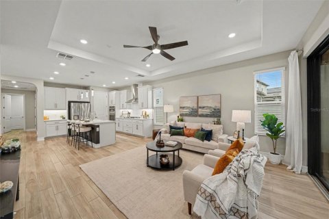 House in ESTANCIA

 in Wesley Chapel, Florida 3 bedrooms, 149.57 sq.m. № 2236052 - photo 4