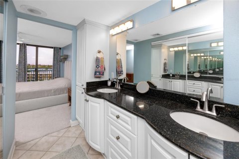 Condominio en venta en Treasure Island, Florida, 2 dormitorios, 109.16 m2 № 1802918 - foto 16