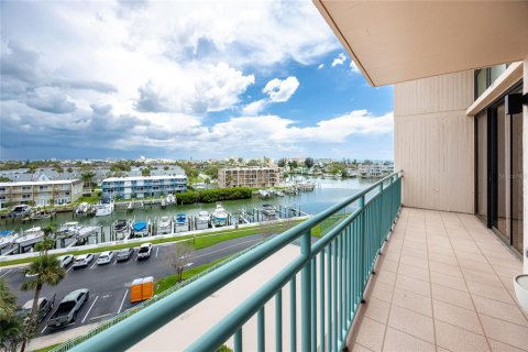 Condominio en venta en Treasure Island, Florida, 2 dormitorios, 109.16 m2 № 1802918 - foto 22