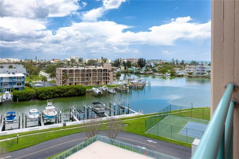 Condominio en venta en Treasure Island, Florida, 2 dormitorios, 109.16 m2 № 1802918 - foto 21