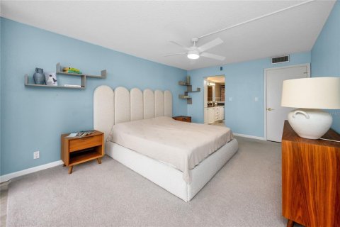 Condominio en venta en Treasure Island, Florida, 2 dormitorios, 109.16 m2 № 1802918 - foto 13
