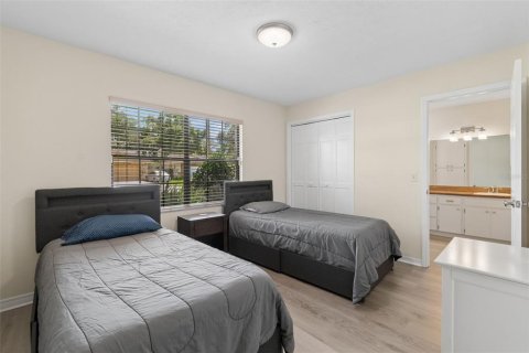 Casa en venta en Brandon, Florida, 4 dormitorios, 207.26 m2 № 2231323 - foto 14