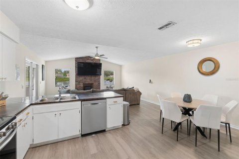 Casa en venta en Brandon, Florida, 4 dormitorios, 207.26 m2 № 2231323 - foto 28