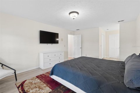 Casa en venta en Brandon, Florida, 4 dormitorios, 207.26 m2 № 2231323 - foto 17