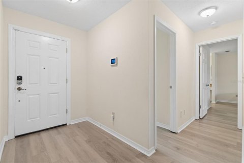 Casa en venta en Brandon, Florida, 4 dormitorios, 207.26 m2 № 2231323 - foto 10