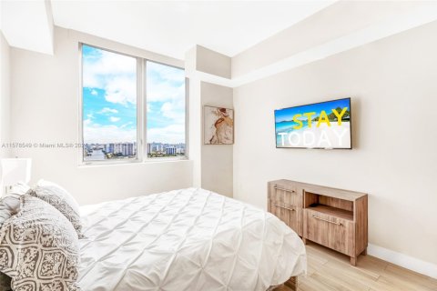 Снять в аренду кондоминиум в Халландейл-Бич, Флорида 3 спальни, 161.37м2, № 1933861 - фото 25