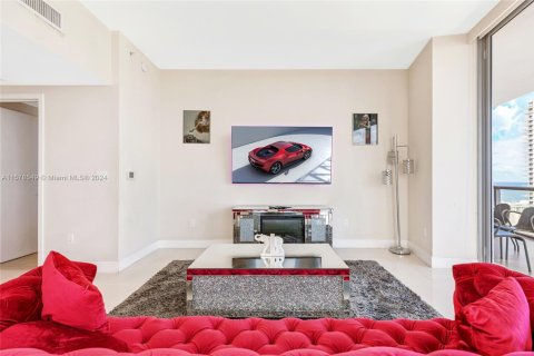 Снять в аренду кондоминиум в Халландейл-Бич, Флорида 3 спальни, 161.37м2, № 1933861 - фото 12