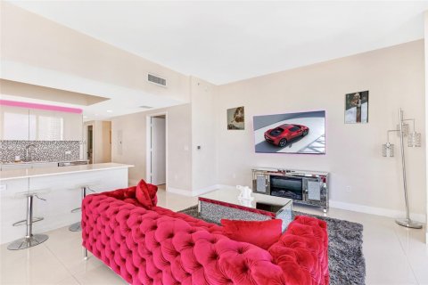 Снять в аренду кондоминиум в Халландейл-Бич, Флорида 3 спальни, 161.37м2, № 1933861 - фото 11