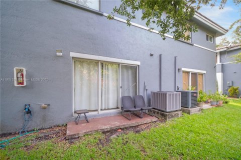 Adosado en venta en Pembroke Park, Florida, 3 dormitorios, 135.64 m2 № 1953699 - foto 17