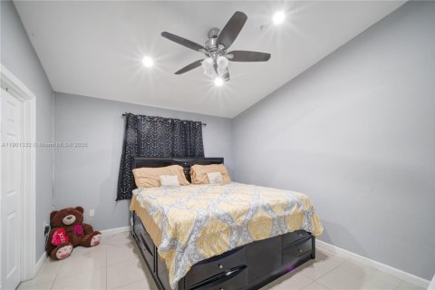 Adosado en venta en Pembroke Park, Florida, 3 dormitorios, 135.64 m2 № 1953699 - foto 4