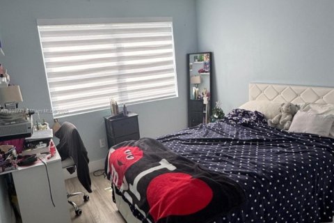 Снять в аренду виллу или дом в Хомстед, Флорида 4 спальни, 243.31м2, № 1950565 - фото 16