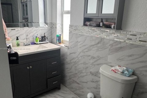 Снять в аренду виллу или дом в Хомстед, Флорида 4 спальни, 243.31м2, № 1950565 - фото 14