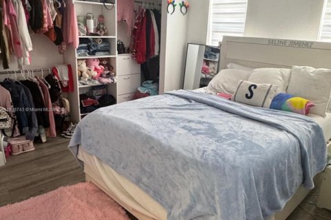 Снять в аренду виллу или дом в Хомстед, Флорида 4 спальни, 243.31м2, № 1950565 - фото 19