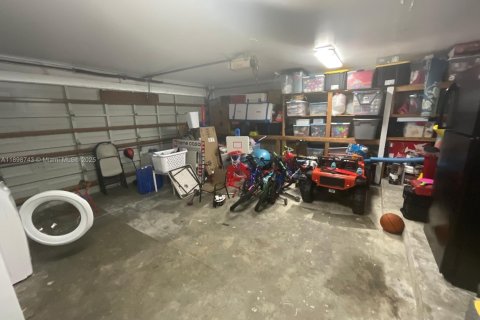 Снять в аренду виллу или дом в Хомстед, Флорида 4 спальни, 243.31м2, № 1950565 - фото 20